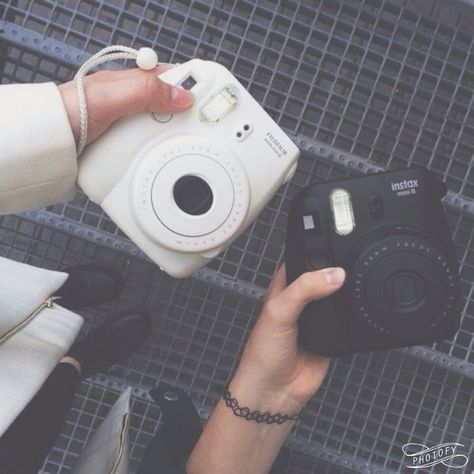 ahh Instax Camera, Winter Leather Jackets, Cute Valentines Day Gifts, Polaroid Pictures, Eye Photography, Photography Camera, Fujifilm Instax, Instax Mini, Photography Women