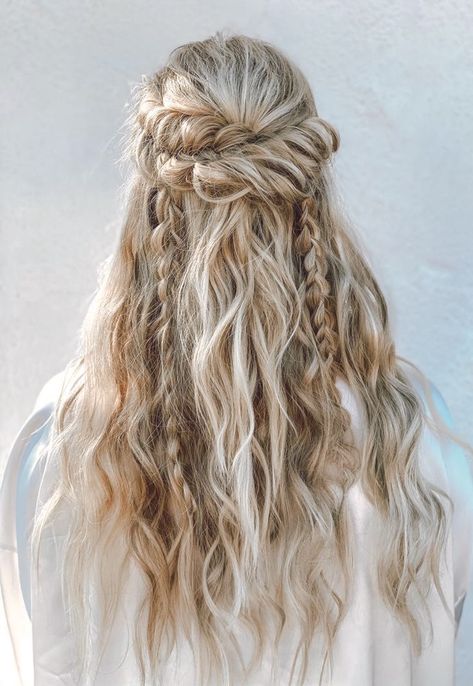 Boho Party Hairstyles, Boho Hair Half Up, Long Hair Wedding Styles Half Up Boho Braid, Hippy Wedding Hairstyles, Boho Glam Hair, Vikings Wedding Hair, Braids And Curls Wedding Hair, Braid Curly Hairstyles Wedding, Wedding Braid Hairstyles For Long Hair Half Up Half Down