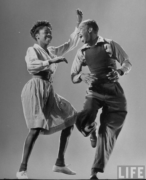 Vintage Dancing #swing #1940s #lindy #hop #dance #vintage Gjon Mili, Vintage Dance, Jitterbug, Lindy Hop, Swing Dancing, Gene Kelly, Mae West, Shall We Dance, People Dancing