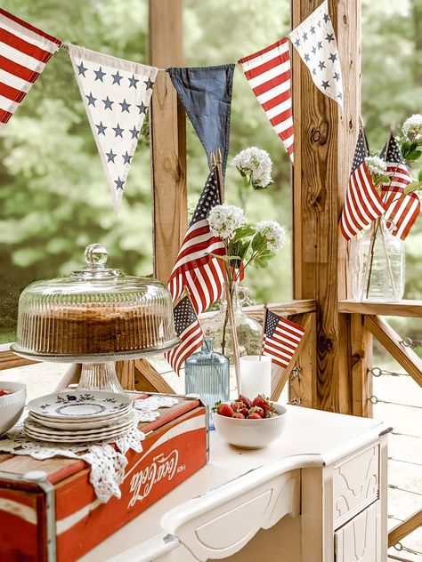 Farmhouse 4th Of July Decor, Farmhouse 4th Of July, Dream Holidays, Independence Day Decoration, Independance Day, Fourth Of July Food, Fourth Of July Decor, Vintage Details, Cottage Kitchens