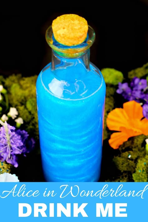 Looking for an Alice in Wonderland Drink Me Potion? This shimmery blue Drink Me Potion is perfect for a lot of occasions, including an Alice in Wonderland party. Enjoy this Alice in Wonderland Drink Me for a special cocktail. #AliceinWonderland #cocktail #shimmer #drinkme Drink Me Potion, Alice In Wonderland Food, Alice In Wonderland Drink Me, Disney Date, Blue Drink, Disney Drinks, Potions Recipes, Tiny Bottles, Character Jewelry