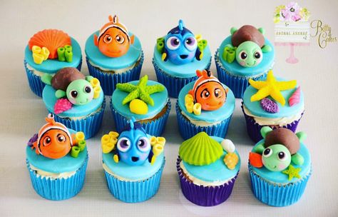 ❥ Nemo & Dory | Cupcakes Finding Nemo Cupcakes, Nemo Cupcakes, Mermaid Cupcake Cake, Birthday Cake Buttercream, Ideas For Birthday Cake, Finding Nemo Cake, Nemo Birthday Party, Nemo Cake, Sea Cupcakes