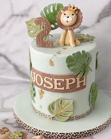 The Boutique Baking Company on Instagram: “Hope your Birthday celebrations are totally Roarsome Joseph!! - Sorry for the lack of posts… Juggling lots of balls right now. - Normal…” Safari Baby Shower Cake, Jungle Theme Cakes, Baby Shower Cake Designs, Boys First Birthday Cake, Boys 1st Birthday Cake, Baby Boy Birthday Cake, Animal Birthday Cakes, Jungle Cake, Safari Cakes