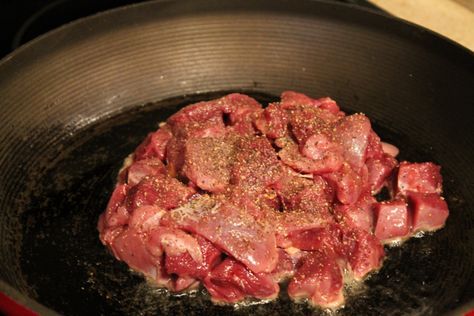 Hunters Style Duck 1 Wild Duck Breast Recipes, Duck Breast Recipes Easy, Goose Breast Recipe, Slow Cooker Duck, Wild Duck Recipes, Duck Leg Recipes, Hunting Food, Dog Homemade, Roasted Duck Recipes