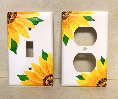 Light Switch Art, Light Switch Covers Diy, Bedroom Art Painting, Sunflower Room, Sunflower Nursery, Flower Bedroom, Flower Tapestry, Yellow Room, Room Deco