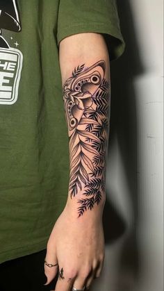 Ellie Last Of Us Tattoo, Tatuaje Ellie The Last Of Us, Ellie’s Tattoo The Last Of Us, Tlou Ellie Tattoo, Ellie Tattoo The Last Of Us Part 2, Black Line Tattoo Arm, Ellie Tlou Tattoo, The Last Of Us Tattoo Ideas, Ellie Williams Tattoo