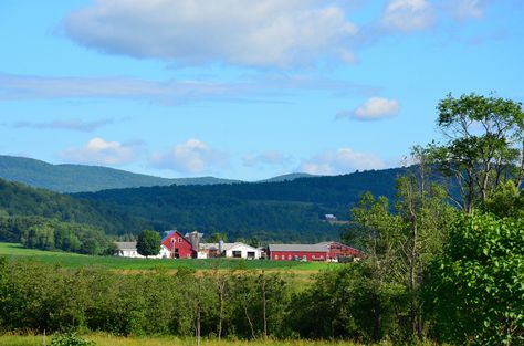 Passive Home, Grand Isle, Scenic Railroads, New England States, Lake Champlain, Historical Architecture, Weekend Getaways, Travel The World, Small Towns