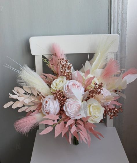 Light pink bridal bouquet