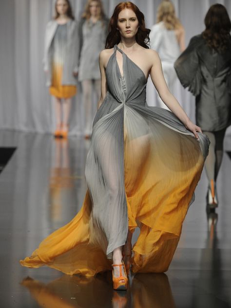 Can't stop looking at this dress :-* Yellow Ombre Dress, Yellow Ombre, Graduation Style, Ombre Dress, Ombre Fashion, Most Beautiful Dresses, Dyed Dress, Beautiful Gowns, Grey Fashion