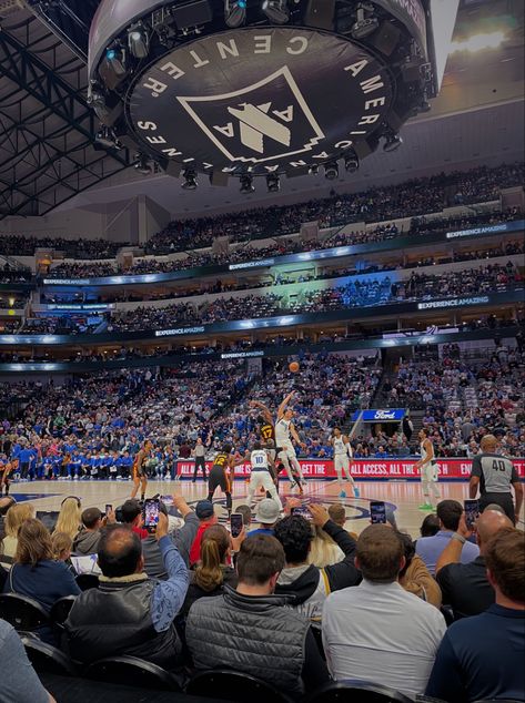 Basketball Courtside, Nba Vision Board, Nba Courtside Aesthetic, Basketball Game Courtside, Courtside Basketball, Dallas Core, Courtside Nba Game, Nba Courtside, Nba Game