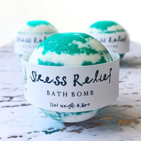 Natural Bath Bomb, Good Nite, Shower Bomb, Essential Oil Bath, Bath Bomb Recipes, Essential Oils Bath, Homemade Bath Products, Natural Bath, Essential Oil Fragrance