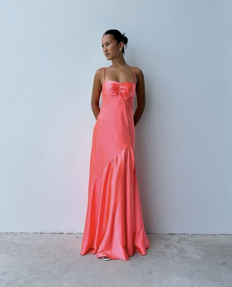 Peom Dresses, A Line Formal Dress, Pink Formal Dress, Prom Dress A Line, Hoco Ideas, Strapless Prom Dresses, Spaghetti Strap Prom Dress, Pink Formal Dresses, Prom Inspo