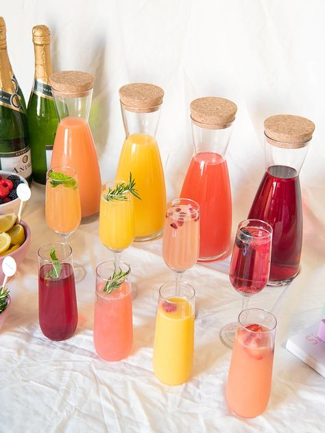 Diy Mimosa Bar, Diy Mimosa, Types Of Drinks, Graduation Brunch, Brunch Party Decorations, Brunch Bar, Ladies Brunch, Girls Brunch, Boozy Brunch