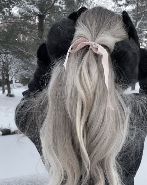 Snow Princess Aesthetic, Winter Wonderland Aesthetic, Coquette Girls, Winter Ashby, Coquette Winter, Winter Coquette, Christmas Pfp, Cold Girl, Ice Girls