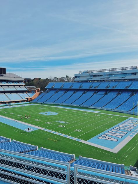 Unc College, Unc Sweatshirt, North Carolina Chapel Hill, Academic Aesthetic, Semester Abroad, Unc Chapel Hill, College Aesthetic, Dream College, Dream School