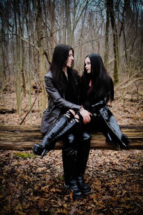 Goth couple discussing what they have in common Goth Couples, Goth Couple, Gothic Couple, Gothic People, Gothic Images, Goth Guys, Gothic Men, Goth Subculture, Vampire Goth