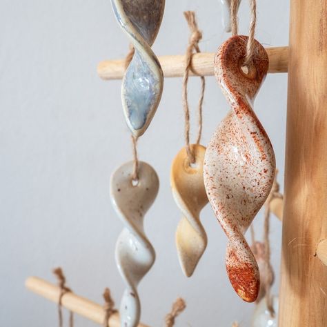 Hanging Pottery Ideas, Pottery Products, Advent Gifts, Clay Hanging, Quick Projects, Air Clay, Small Pottery, Pottery Inspo, Hand Building