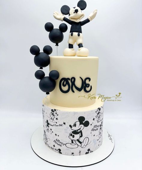 Modern Mickey Mouse Birthday Cake, Vintage Mickey Mouse Cake, Modern Mickey Mouse Cake, Mickey First Birthday Cake, Mickey Smash Cake, Classic Mickey Mouse Birthday, Cake Mickey Mouse, Pastel Mickey Mouse, Disneyland Birthday Party Theme Boy