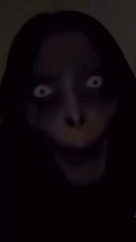 Dream Man Scary, Scary Pics Creepy Photos, Foto Jumpscare, Horror Pictures Creepy, Really Scary Pictures, Momo Chalange Horror, Scary Photos Real, Scary Picture Jumpscare, Horor Profile Pictures