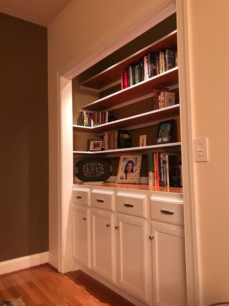 Closet Conversion Ideas, Desk Hallway, Closet Library, Closet Bookshelves, Converted Closet, Bookshelf Closet, Closet Conversion, Closet Desk, Closet Build