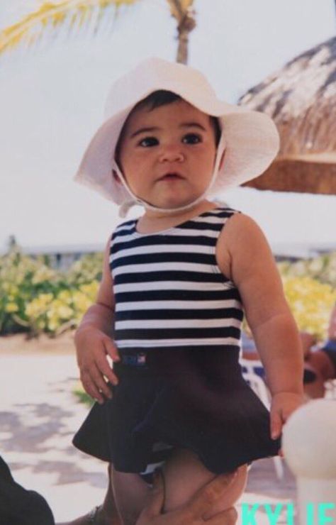 Kylie Jenner Kylie Jenner Baby, Jenner Kids, Kylie Baby, Estilo Kylie Jenner, Kyle Jenner, Kylie J, Jenner Family, Bella Hadid Outfits, Kardashian Family