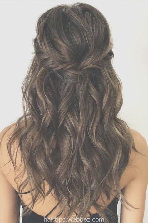 Curl Hairstyle, Medium Brunette Hair, Bridemaids Hairstyles, Wedding Hair Half, Vacation Hairstyles, Long Hairstyle, Pin Hair, Trendy Hairstyle, Wedding Hair Inspiration