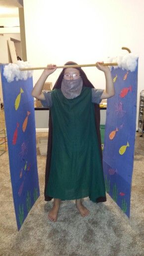 Moses parting the Red Sea costume #moses #biblecharacter #costume #christian #halloween #masterclub Moses Parting The Red Sea, Trunker Treat Ideas, Biblical Costumes, Sea Costume, Purim Costumes, Parting The Red Sea, Christian Halloween, School Costume, Sunday School Kids