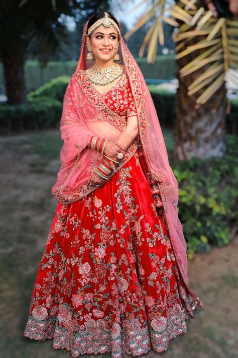 Photo of A picture of a happy bride dressed in red and pink bridal lehenga शादी की तस्वीरें, Pink Bridal Lehenga, Latest Bridal Lehenga Designs, Red Bridal Dress, Bridal Lehenga Designs, Beautiful Bridal Dresses, Latest Bridal Lehenga, Wedding Lehenga Designs, Party Wear Lehenga Choli