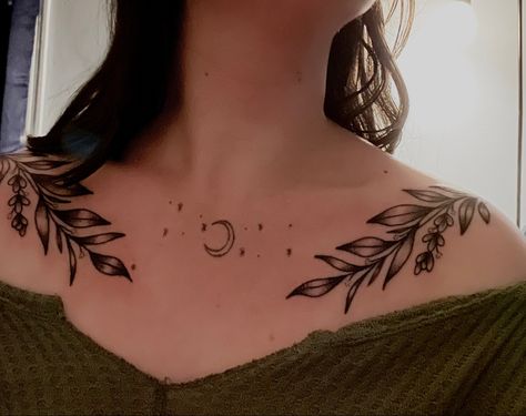 Chest Leaf Tattoo, Leaf Neck Tattoo, Feminine Collar Bone Tattoos, Best Feminine Tattoos, Collar Tattoo, Front Shoulder Tattoos, Celestial Tattoo, Bone Tattoo, Neck Tattoos Women