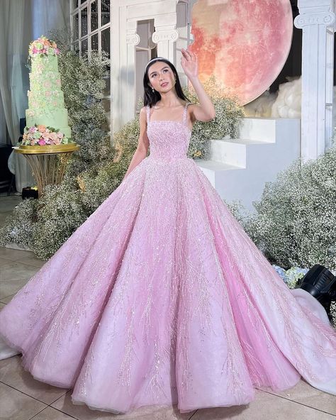 Gown Debut Debutante 18th, Debut Gowns 18th, Debut Gowns 18th Elegant, Gown Debut, Gown For Debut, Pink Dress Outfit, Wedding Gown Princess, Debut Gowns, Debut Dresses