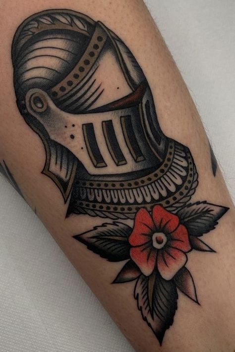 Knight Helmet Tattoo, Traditional Tattoo Black And White, Historical Tattoos, Abstract Tattoo Ideas, Helmet Tattoo, Traditional Tattoo Inspiration, American Traditional Tattoo Ideas, Knight Helmet, Traditional Tattoo Ideas