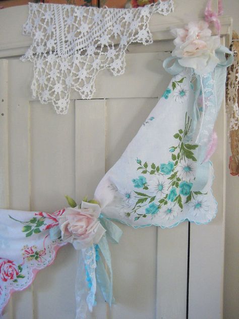 Handkerchief Ideas, Handkerchiefs Crafts, Vintage Handkerchiefs Crafts, Pastel Cottage, Handkerchief Crafts, Garland Ideas, Crafts Vintage, Vintage Hankies, Vintage Handkerchief