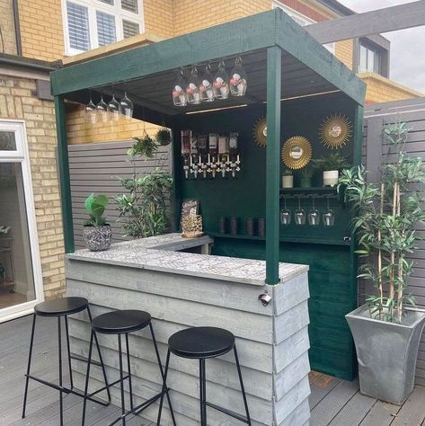 Best Garden Bars For Home Entertaining In 2022 - Garden Bar Ideas Summer House Bar Ideas, Mini Bar Ideas, Garden Bar Ideas, Outdoor Bars, Portable Gazebo, Summer Barbeque, Garden Sink, Bar Mini, Bar Setup