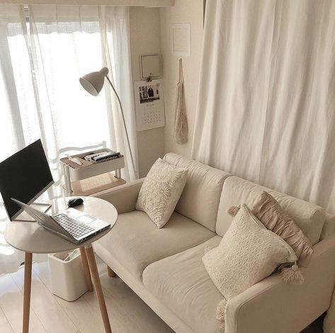 Sala Aesthetic, Japanese Style Interior, Comfort Room, Idol Aesthetic, Scandi Home, Small Apartment Decorating, House Inside, Minimalist Room, Aesthetic Rooms