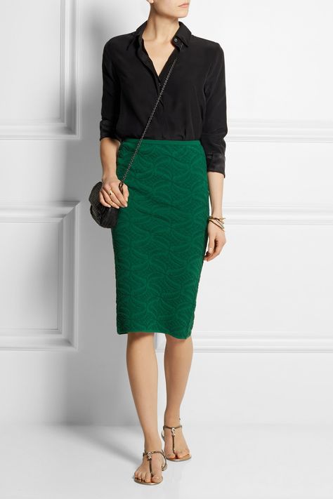 Green Pencil Skirt Outfit, Pencil Skirt Outfits Winter, Outfits Verde, Green Silk Skirt, Light Green Blouse, Green Pencil Skirt, Teacher Swag, Green Pencil Skirts, Green Pencil