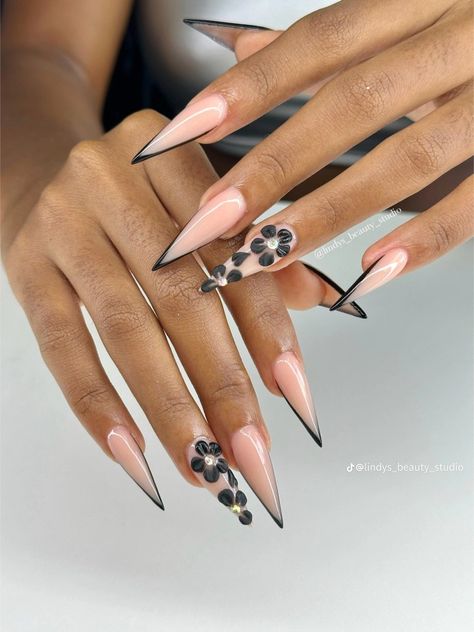 Fall Stellio Nails, Holiday Stiletto Nails, French Stiletto Nails Design, Baddie Stiletto Nails, Classy Stiletto Nails, Nail Inspo Stiletto, Stiletto French Tip, Stiletto Nail Ideas, Stiletto Nail Design