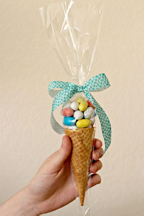 Cone Ideas, Sweet Cone, Easy Candy, Candy Cone, Idee Babyshower, Ice Cream Birthday Party, Sweet Cones, Candy Crafts, Ice Cream Birthday