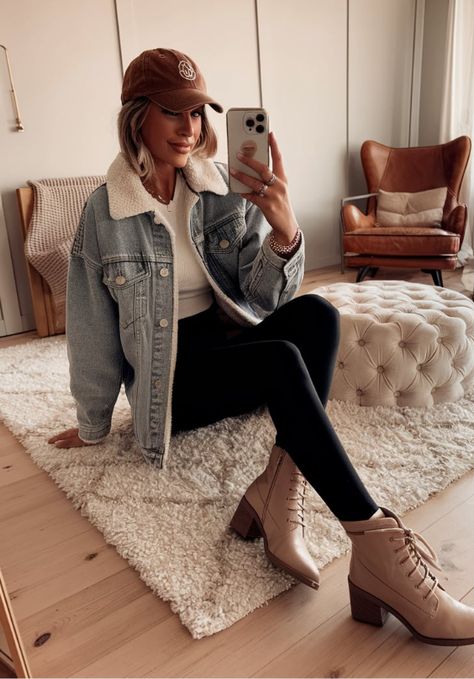 Chic meets comfort! A stylish mirror selfie in a cozy, modern space with warm tones. Featuring a sherpa-lined denim jacket, beige ankle boots, and relaxed decor vibes. Perfect inspiration for a casual yet trendy outfit. Teddy Shacket Outfit, Cropped Teddy Jacket Outfit, Sherpa Lined Denim Jacket Outfit, Stylish Mirror Selfie, Sherpa Jean Jacket Outfit, Denim Sherpa Jacket Outfit, Beige Denim Jacket, Teddy Jacket Outfit, Sherpa Jacket Outfit