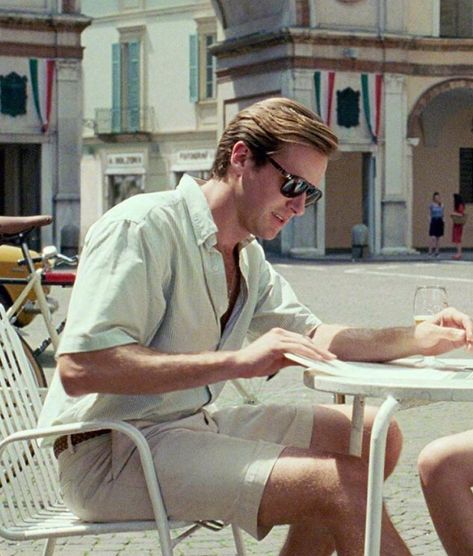 Summer style inspiration from Armie Hammer in “call me by your name” - 2017 Call Me By Your Name Outfits, Arnie Hammer, Simplon Orient Express, Classy People, Armie Hammer, Call Me By Your Name, Asian History, Richard Gere, Classy Men