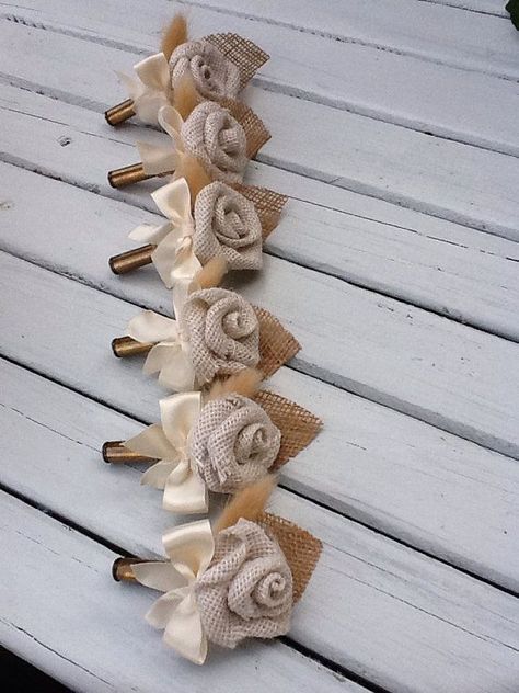 Rustic burlap boutonniere for the guys #wedding #farmhouse #rustic #boutonniere #nonfloral Burlap Boutonniere, Burlap Party, Burlap Rosettes, Rustic Burlap Wedding, Camo Wedding, Diy Burlap, Burlap Crafts, Burlap Flowers, Burlap Wedding