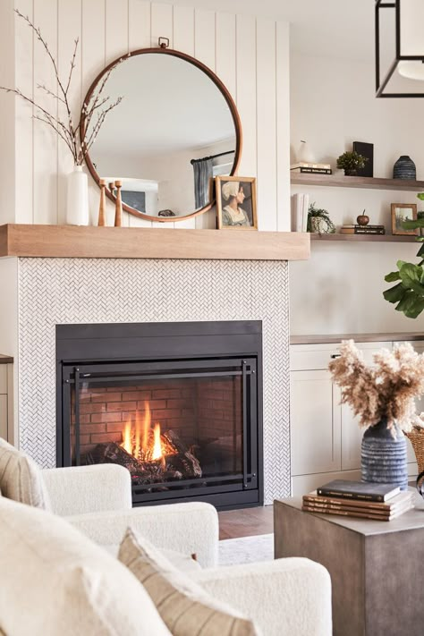 Scandinavian Fireplace Ideas, Gas Fireplace Ideas Living Rooms, Scandinavian Fireplace, 1920 Home, Bathroom Wallpaper Ideas, Fireplace Feature Wall, Fireplace Update, Fireplace Mantle Decor, Fireplace Built Ins