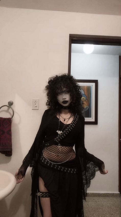 Traditional goth girl Goth Woman Outfit, Spiritual Goth Aesthetic, Goth Women Fashion, Trad Goth Black Women, Goth Outfit Women, Afro Goth Outfits, Black Goth Women, Goth Women Outfits, Black Trad Goth