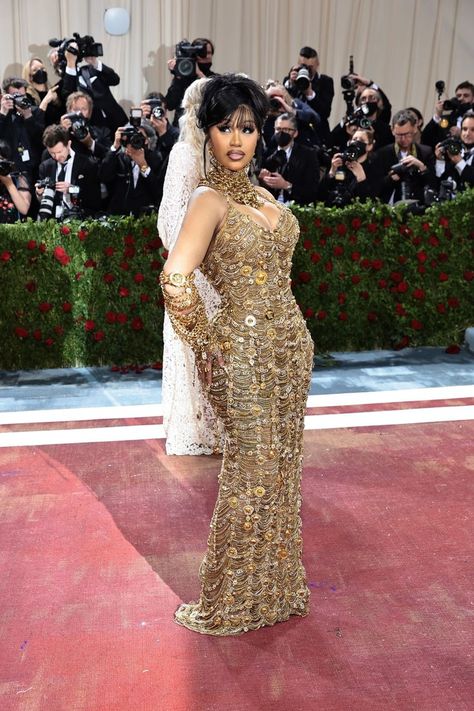 Cardi B Met Gala 2022, Cardi B Met Gala, Cardi B Pics, Cardi B Photos, Glam Wedding Dress, Met Gala Outfits, Met Gala Dresses, Stunning Prom Dresses, Elegant Prom Dresses