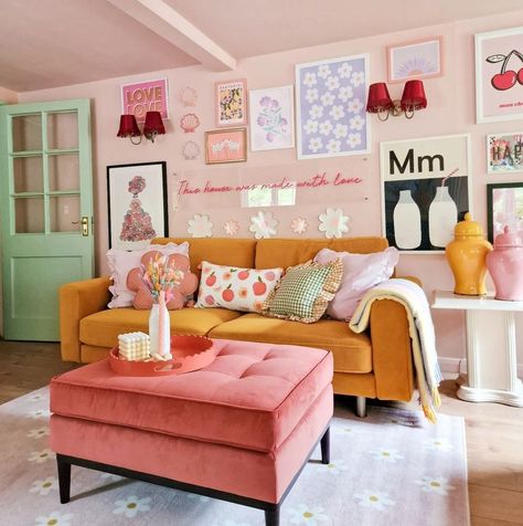 Pink And Yellow Living Room, Nashville Living, Yellow Living Room, Colourful Living Room, Apartment Decor Inspiration, Apartment Inspiration, So Many People, Living Room Inspo, Eclectic Home