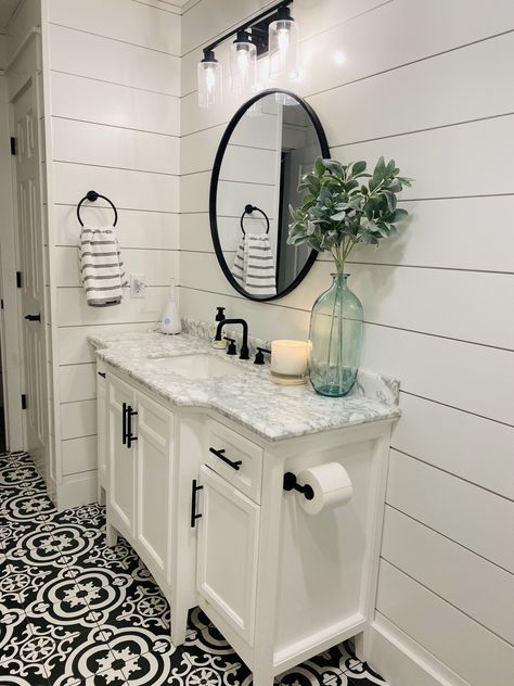 Black and White Farmhouse Bath Farmhouse Black And White Bathroom, White Modern Farmhouse Bathroom, Black And White Farmhouse Bathroom, White Farmhouse Bathroom, Black And White Modern Farmhouse, Farmhouse Black And White, Black And White Farmhouse, White Modern Farmhouse, Black And White Bathroom