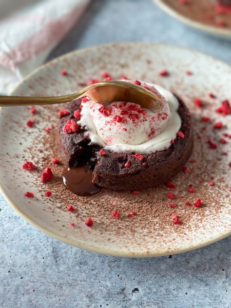 Raspberry Lava Cake - Dr. Mark Hyman Mark Hyman Recipes, Raspberry Lava Cake, Dr Mark Hyman Recipes, Dessert Favorites, Aip Treats, Pegan Recipes, Dr Hyman, Healthy Cakes, Healthier Sweets