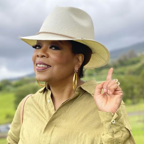 oprah in summer straw hat Solbari Sun Hat, Sun Hats For Women With Short Hair, Best Beach Hats For Women, Vacation Hats For Women, Wearing Hats Women, Cute Sun Hats For Women, Women’s Summer Hats, Packable Hats For Women, Packable Sun Hats For Women