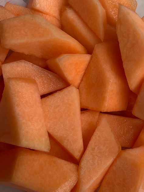 best fruit out there - cantaloupe Cantaloupe Aesthetic, Honeydew Fruit, Dream Fridge, Angelina Core, Mojito Strawberry, Apricot Orange, Oil For Dry Skin, State Board, Daniel Fast