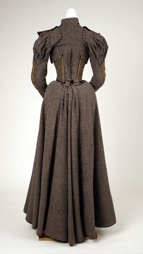 Walking Dress: ca. 1893, American, wool, silk. Edwardian Walking Dress, 1890s Clothing, Walking Dress, 1890s Fashion, 1800s Fashion, Victorian Costume, 19th Century Fashion, Old Dresses, Century Clothing