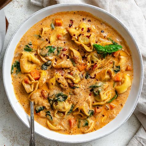 Vegan Tortellini, Soup For Dinner, Spinach Tortellini Soup, Tomato Tortellini Soup, Sausage Tortellini, Plant Based Soups, Tortellini Recipes, Vegetarian Crockpot, Vegan Soup Recipes